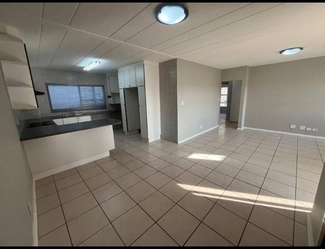 3 BEDROOM TOWNHOUSE FOR SALE IN ELANDSHAVEN